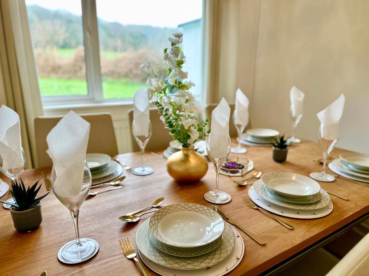 Three Bedroom Rural, Relaxing And Peaceful,Dogs Welcome! With Cymru Holidays Abergavenny Eksteriør billede