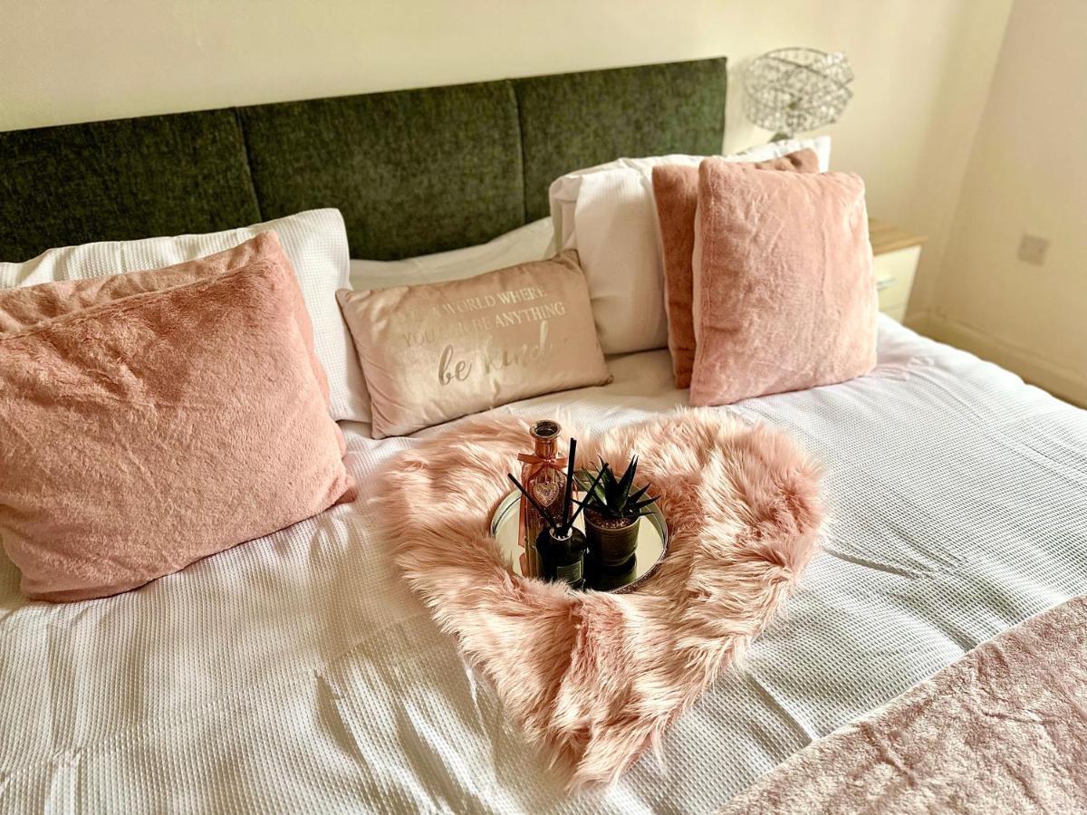 Three Bedroom Rural, Relaxing And Peaceful,Dogs Welcome! With Cymru Holidays Abergavenny Eksteriør billede